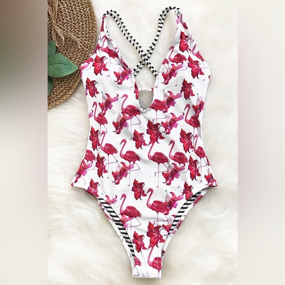 Cupshe flaming & flowers Free To Fly Print One-piece Swimsuit white pink L NWT - Picture 8 of 12